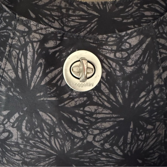 Baggallini Crossbody/Shoulder Bag - Picture 3 of 14